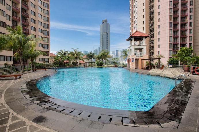Imagen de la piscina del Hotel Horison Suites and Residences Rasuna Jakarta. Foto 14
