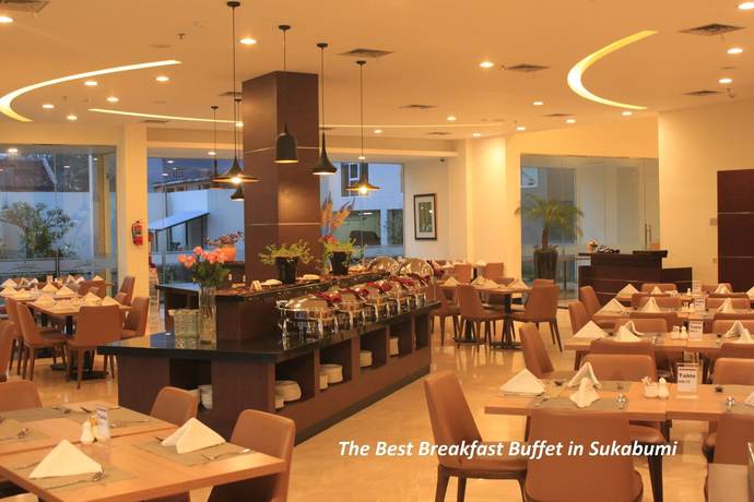 Imagen del bar/restaurante del Hotel Horison Sukabumi - Chse Certified. Foto 3
