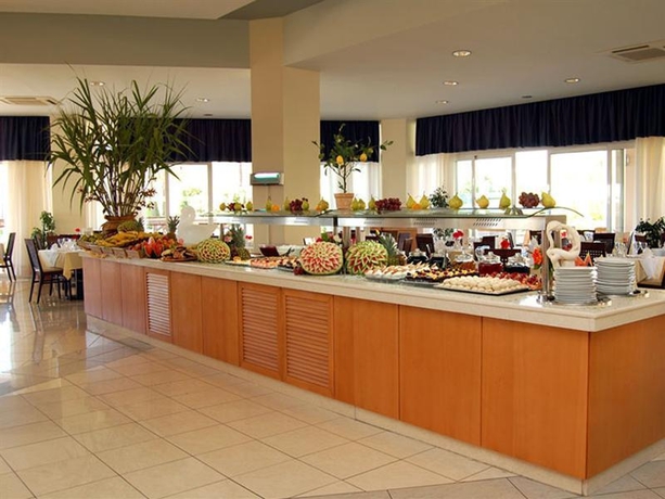 Imagen general del Hotel Horizon Beach Resort. Foto 14