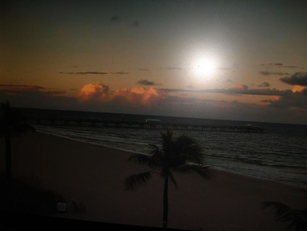 Imagen de los exteriores del Hotel Horizon By The Sea Inn. Foto 10