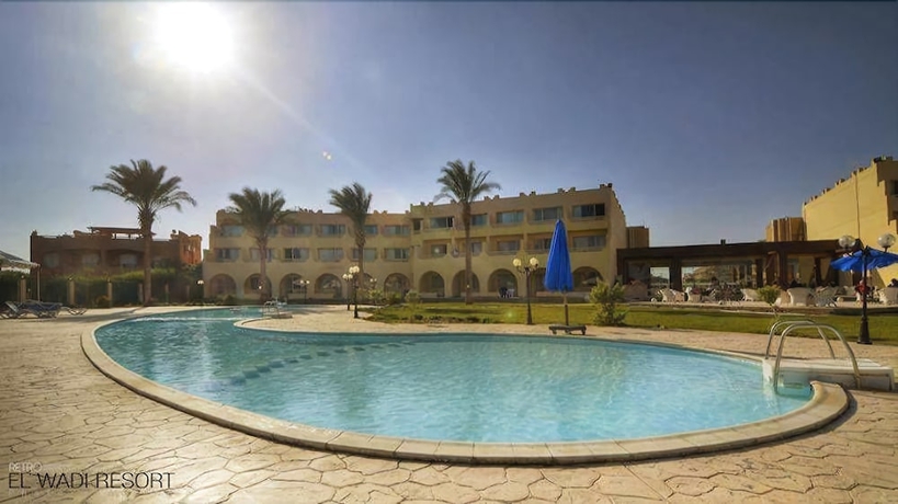 Imagen de la piscina del Hotel Horizon El Wadi. Foto 15