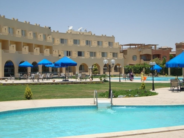 Imagen de la piscina del Hotel Horizon El Wadi. Foto 17