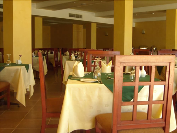 Imagen del bar/restaurante del Hotel Horizon El Wadi. Foto 3