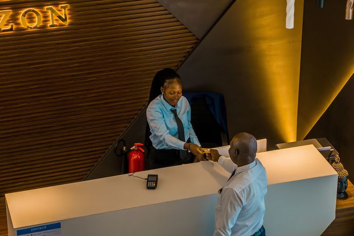 Imagen de los interiores del Hotel Horizon Entebbe. Foto 16