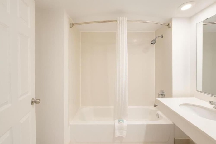 Imagen de la habitación del Hotel Horizon Inn Norcross. Foto 6