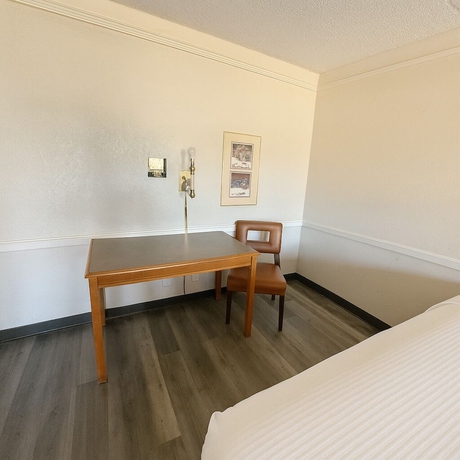 Imagen de la habitación del Hotel Horizon Inn Norcross. Foto 10