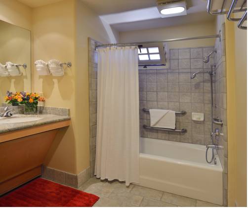 Imagen de la habitación del Hotel Horizon Inn & Ocean View Lodge. Foto 6