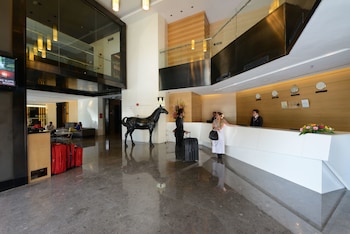 Imagen de los interiores del Hotel Horizon, Kota Kinabalu. Foto 7
