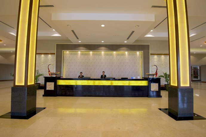 Imagen de los interiores del Hotel Horizon Lake View Resort. Foto 16