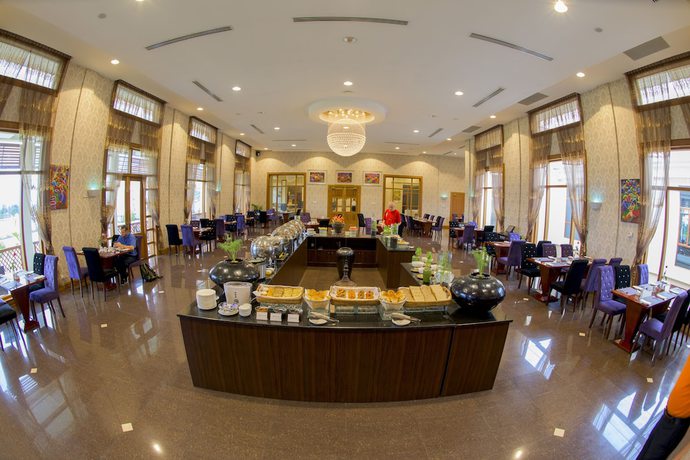 Imagen del bar/restaurante del Hotel Horizon Lake View Resort. Foto 6