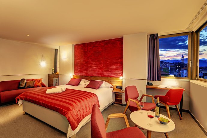 Imagen de la habitación del Hotel Horizon Luxury Suites. Foto 8