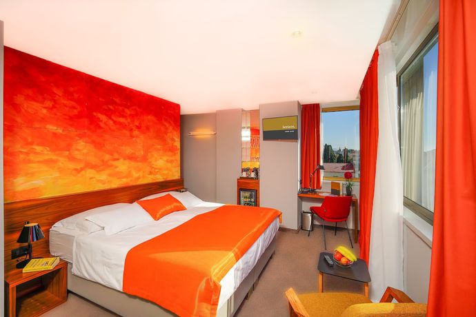 Imagen de la habitación del Hotel Horizon Luxury Suites. Foto 13