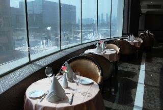 Imagen de la piscina del Hotel Horizon Manor. Foto 12