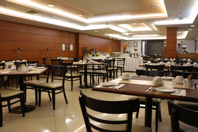 Imagen del bar/restaurante del Hotel Horizon and Convention Center. Foto 3