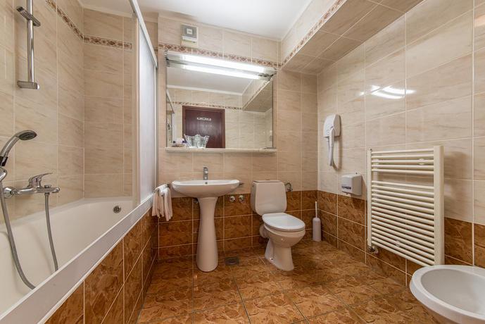 Imagen general del Hotel Horizont, Brela. Foto 15