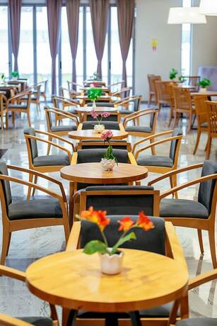 Imagen del bar/restaurante del Hotel Horizont, Durres. Foto 14