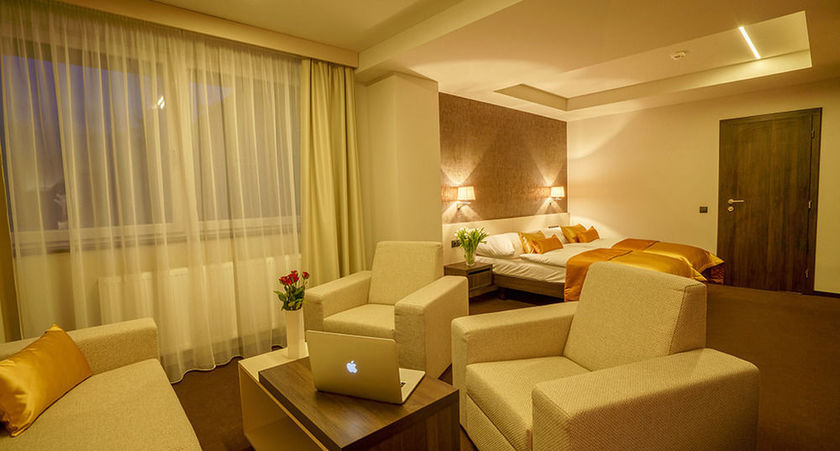 Imagen de la piscina del Hotel Horizont Resort, Star&aacute; Lesn&aacute;. Foto 14