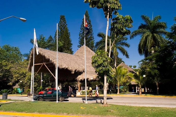 Imagen general del Hotel Horizontes Los Caneyes. Foto 8