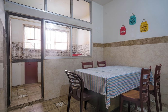 Imagen del bar/restaurante del Hotel Hornbill Residency. Foto 2