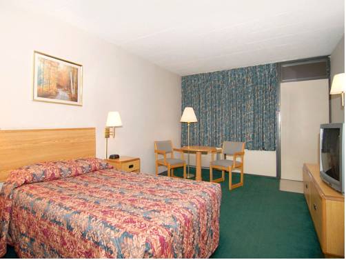 Imagen de la habitación del Hotel Horseshoe Curve Lodge. Foto 5