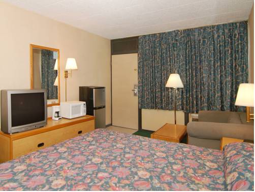 Imagen de la habitación del Hotel Horseshoe Curve Lodge. Foto 8