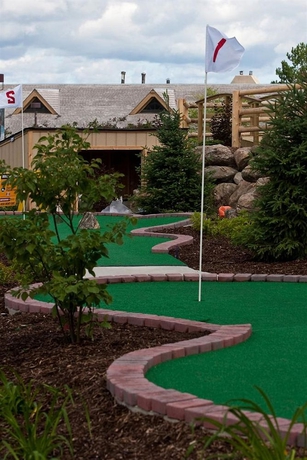 Imagen de los exteriores del Hotel Horseshoe Resort. Foto 3