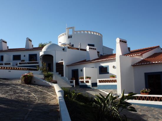 Imagen de los exteriores del Hotel Horta Da Moura. Foto 13