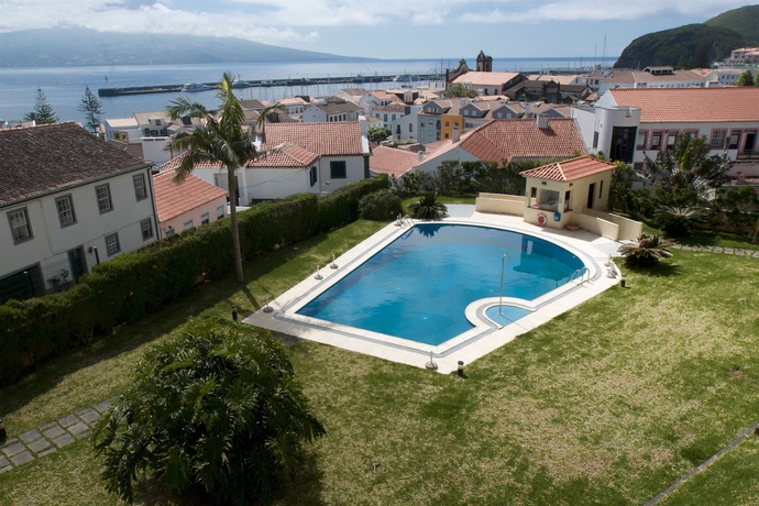 Imagen de la piscina del Hotel Horta. Foto 14