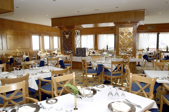 Imagen del bar/restaurante del Hotel Horta. Foto 2