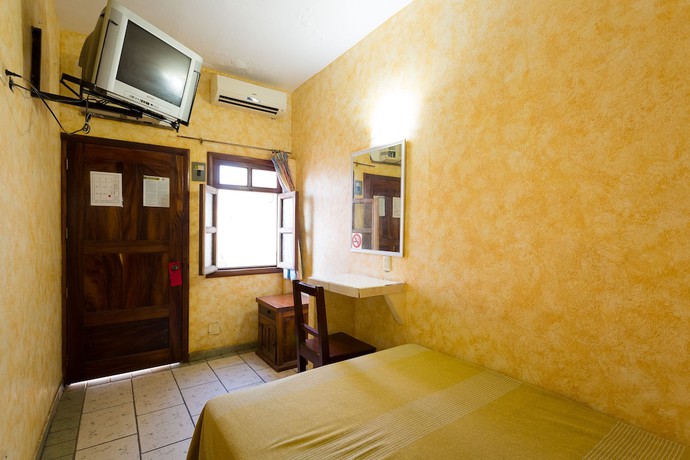 Imagen de la habitación del Hotel Hortencia. Foto 4
