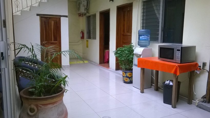 Imagen de los interiores del Hotel Hortencia. Foto 19