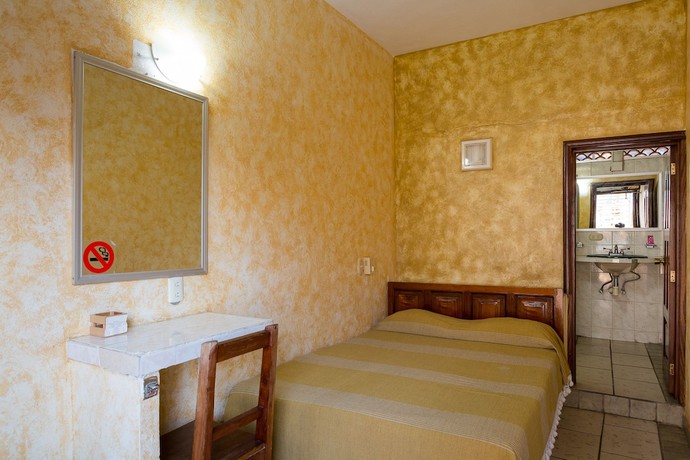 Imagen de la habitación del Hotel Hortencia. Foto 18