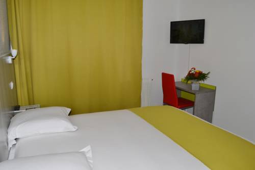 Imagen de la habitación del Hotel Hortencia Hôtel Du Cheval Blanc. Foto 14