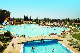 Imagen de la piscina del Hotel Horus Paradise Club Resort. Foto 12