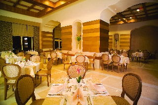 Imagen del bar/restaurante del Hotel Horus Paradise Club Resort. Foto 7