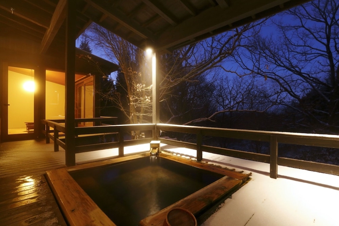 Imagen de la piscina del Hotel Hoshino Resorts Kai Aso. Foto 16