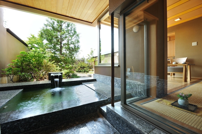 Imagen de la habitación del Hotel Hoshino Resorts Kai Matsumoto. Foto 8