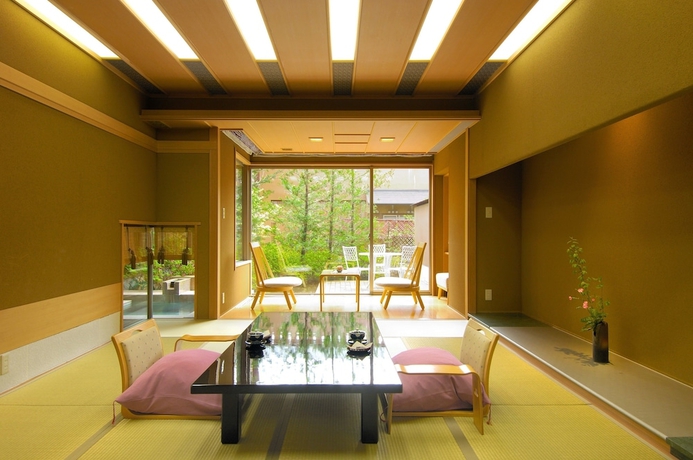 Imagen de la habitación del Hotel Hoshino Resorts Kai Matsumoto. Foto 10
