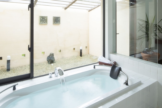 Imagen de la habitación del Hotel Hoshino Resorts RISONARE Kohamajima. Foto 16