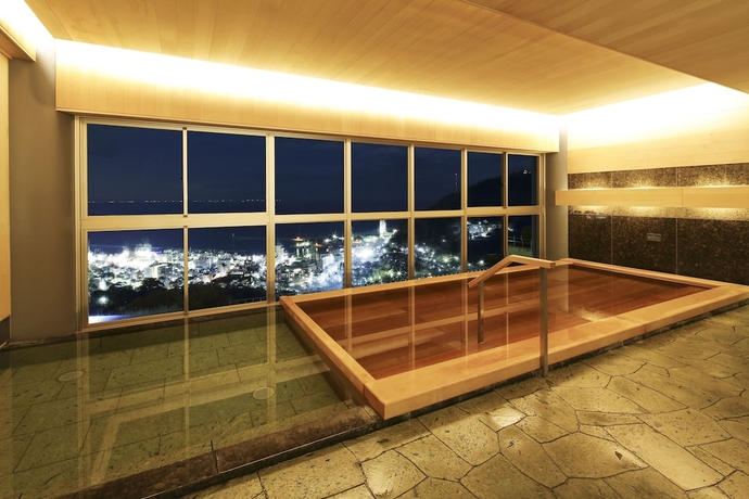 Imagen de la piscina del Hotel Hoshino Resorts Risonare Atami. Foto 19