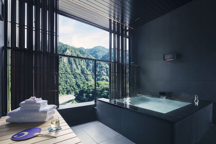 Imagen de la habitación del Hotel Hoshinoya Guguan. Foto 14