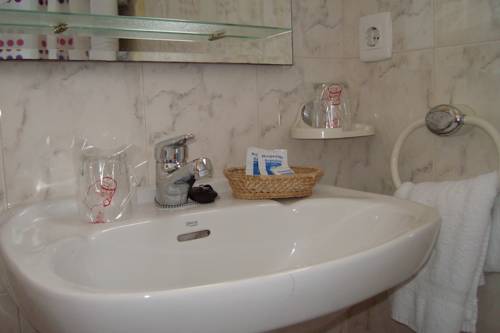 Imagen de la habitación del Hotel Hospedaje Argo&ntilde;os. Foto 7