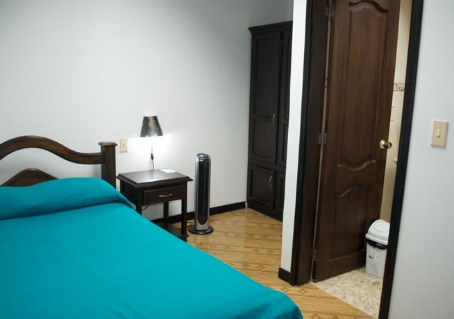 Imagen de la habitación del Hotel Hospedaje Casa Real. Foto 10