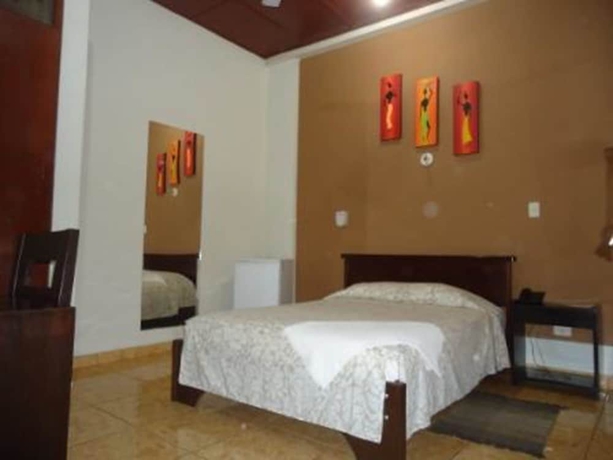 Imagen de la habitación del Hotel Hospedaje Komby. Foto 3