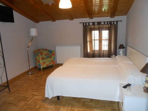 Imagen de la habitación del Hotel Hospedaje Nuestra Señora De Ujue. Foto 7