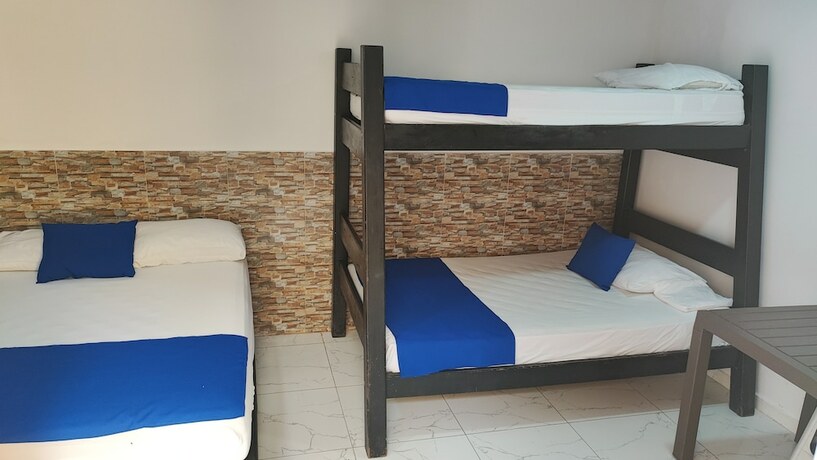 Imagen de la habitación del Hotel Hospedar Frente al Aeropuerto. Foto 13
