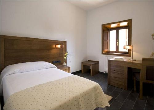 Imagen de la habitación del Hotel Hospederia Convento San Francisco. Foto 4
