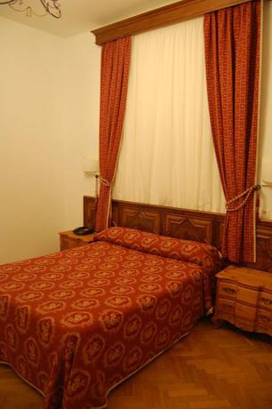 Imagen de la habitación del Hotel Hospederia Del Real Monasterio. Foto 2