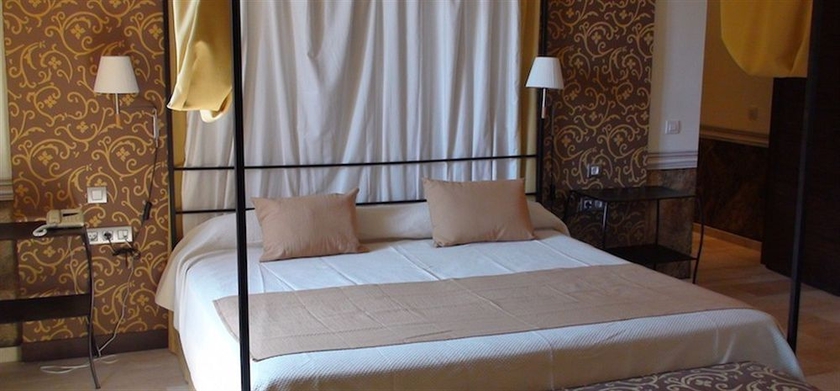 Imagen de la habitación del Hotel Hospederia Monasterio De Rueda. Foto 6