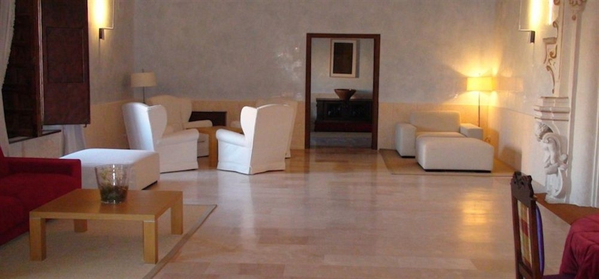 Imagen de los interiores del Hotel Hospederia Monasterio De Rueda. Foto 14